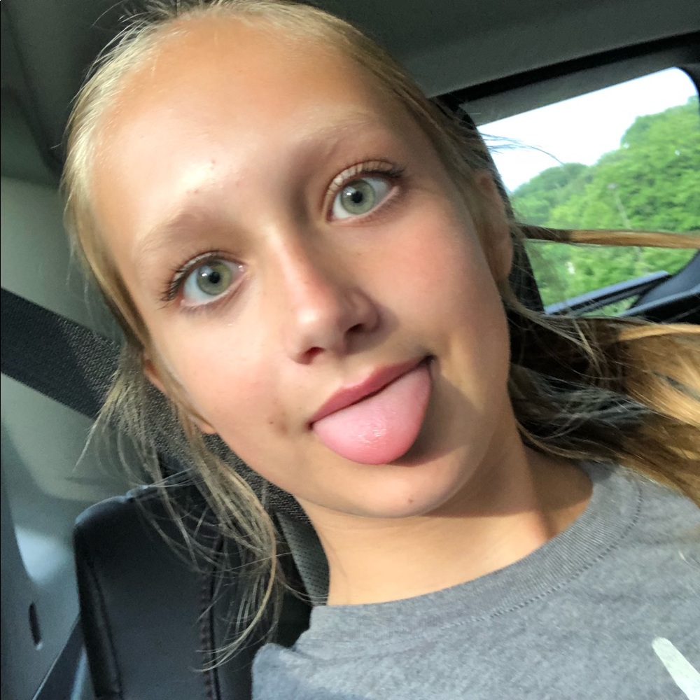 Meet your Posher, Charli